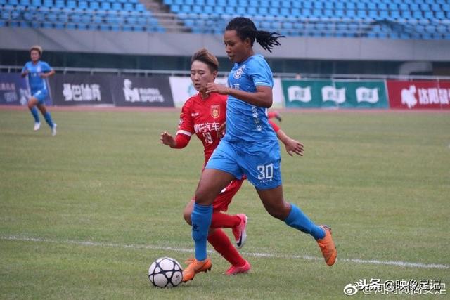 悦读中国故事：青少年女足赛事的温暖与团结